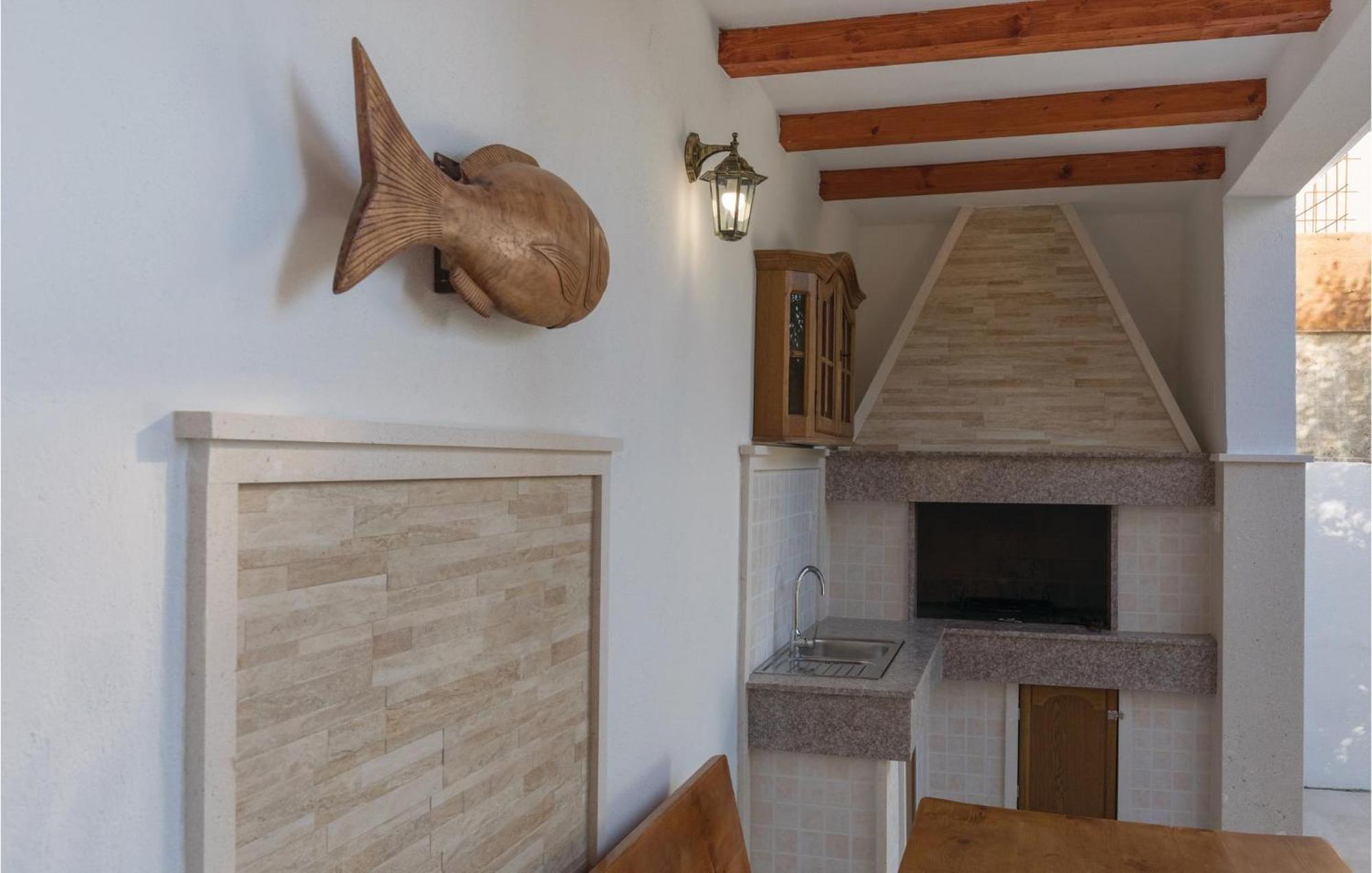 One-Bedroom Apartment in Komarna Klek Buitenkant foto